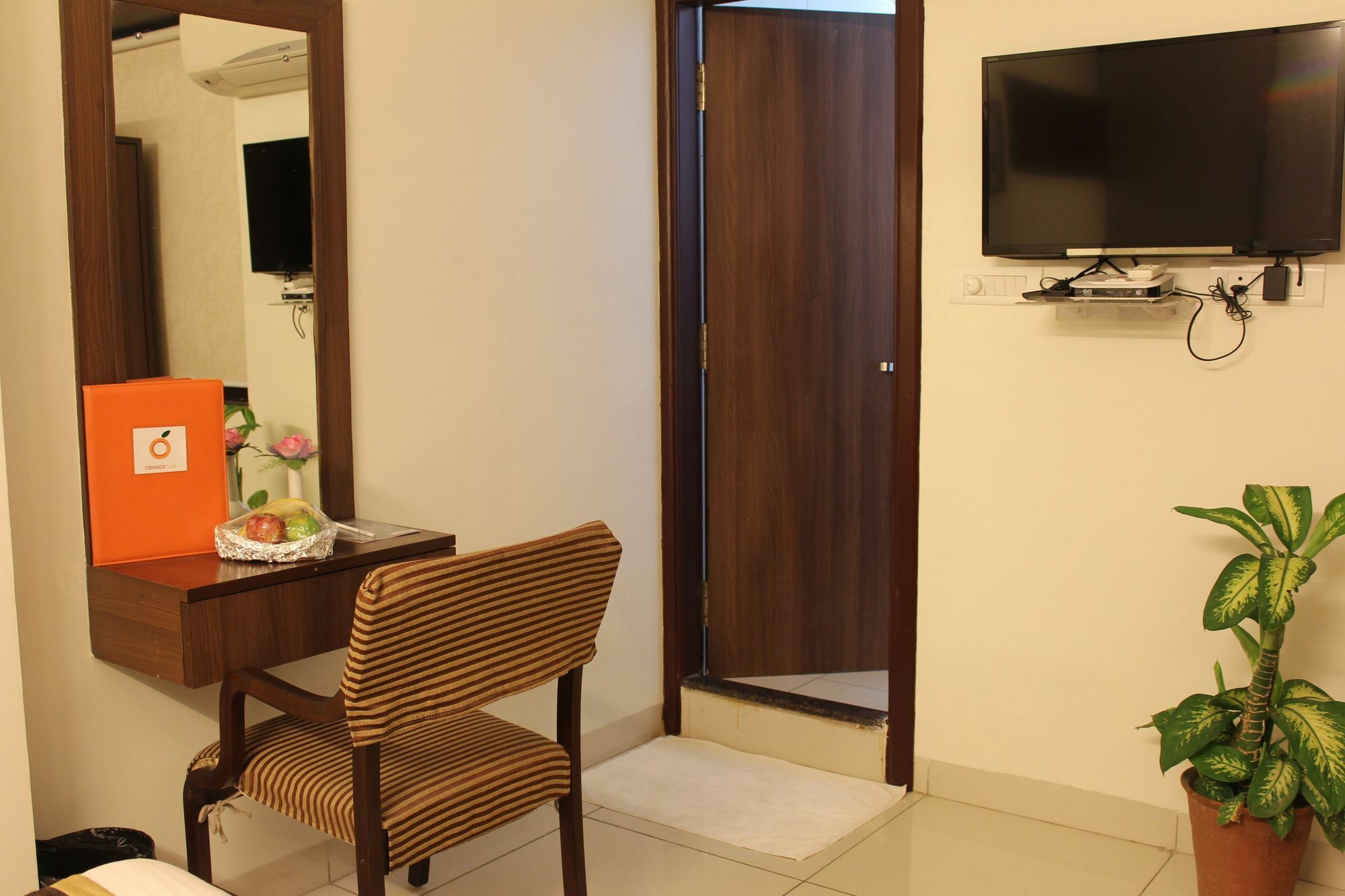 Rnb R K Palace Hotel